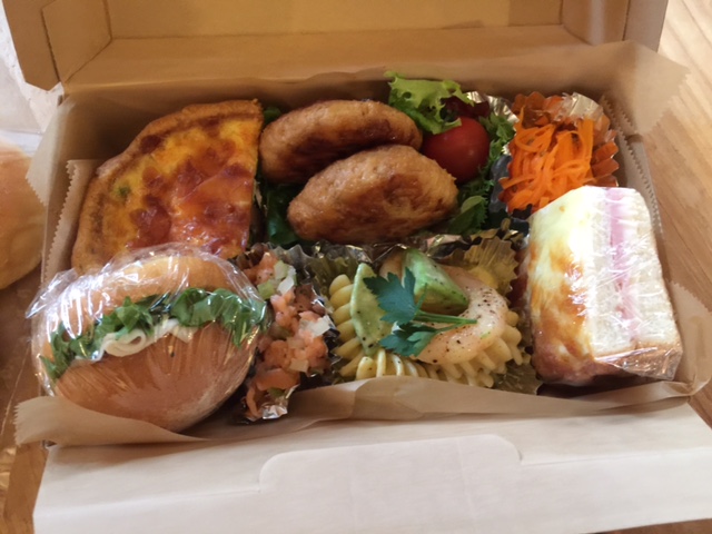 ホームパーティ,イベント,カフェ,バリスパ,バリエステ,バリニーズ,バリ式マッサージ,リラクゼーション,エステ,サロン,オイルマッサージ,タイ古式マッサージ,クリームバス,フェイシャル,ジュプンサリ,RUANG,ルアン,リノベーション,オーダー家具,チーク,ライブ,ないちゃーれきおーず,沖縄,よしぱん,ランチボックス