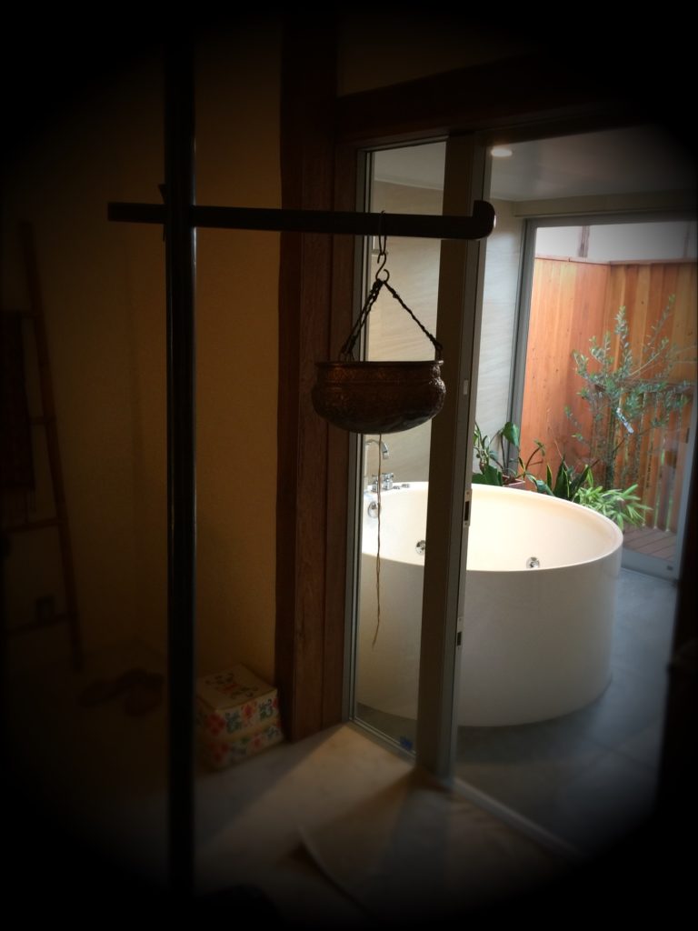 12周年,キャンペーン,バリスパ,バリエステ,バリニーズ,バリ式マッサージ,リラクゼーション,エステ,サロン,シロダーラ,オイルマッサージ,タイ古式マッサージ,クリームバス,ヘッドスパ,フェイシャル,ジュプンサリ,バリ,Jepun Sari,