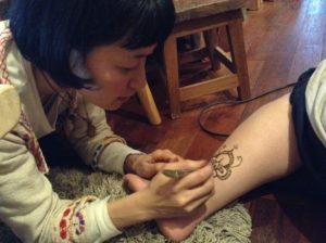 メヘンディアート、アーユルヴェーダ、ヘナ、ホームパーティ,イベント,カフェ,チャンプル,バリスパ,バリエステ,バリニーズ,バリ式マッサージ,リラクゼーション,エステ,サロン,オイルマッサージ,タイ古式マッサージ,クリームバス,フェイシャル,ジュプンサリ,RUANG,ルアン,リノベーション,オーダー家具,チーク